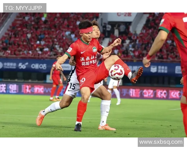 苏超联赛最新动态：冠军争夺激烈 球队实力对比与未来发展趋势分析