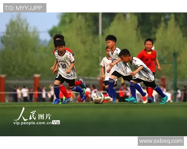 足球点燃激情世界凝聚力量共谱绿茵场上的荣耀篇章